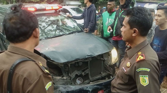 Kondisi mobil Kejaksaan yang alami kecelakaan di Depok