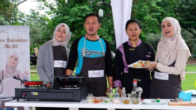 Shireen Sungkar demo masak bersama Walikota Bogor, Bima Arya