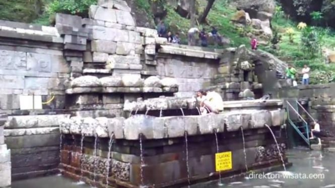 Menelisik Jejak Sejarah Kerajaan Majapahit Di Candi