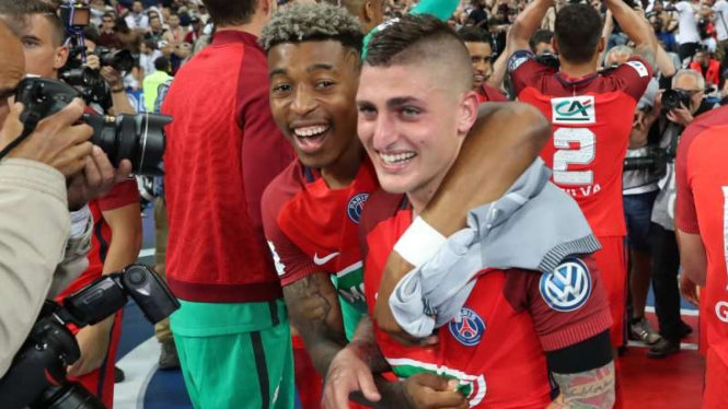 Gelandang Paris Saint-Germain (PSG), Marco Verratti (kanan)