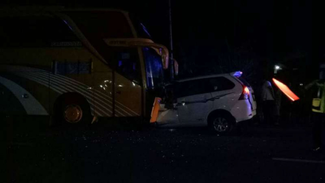 Enam penumpang Toyota Avanza N 580 NQ meninggal setelah mengalami kecelakaan