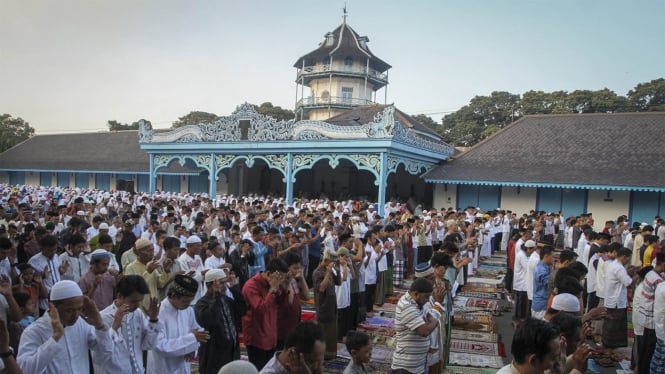 Perayaan Salat Idul Fitri 1438 H di Indonesia