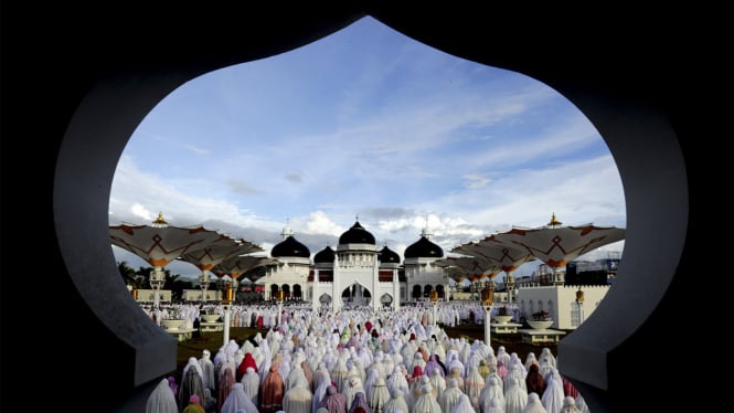 Perayaan Salat Idul Fitri 1438 H di Indonesia