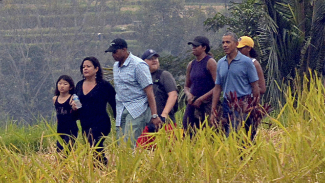 Liburan Barack Obama dan Keluarga di Bali. Setelah dari Bali, Obama berencana ke Candi Borobudur.