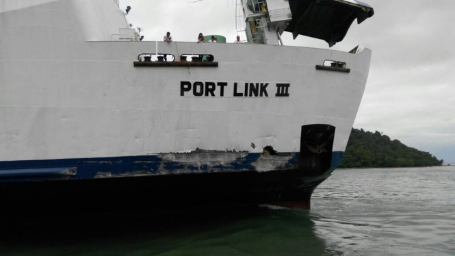 Kapal Port Link III yang tabrak dermaga Pelabuhan Merak.