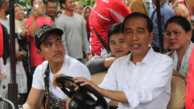 Presiden Jokowi kunjungi Ragunan bersama keluarga