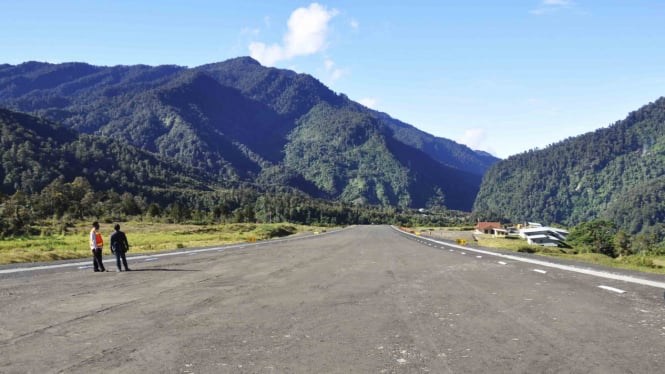 Lapangan Terbang Perintis Arwanop di Timika Papua