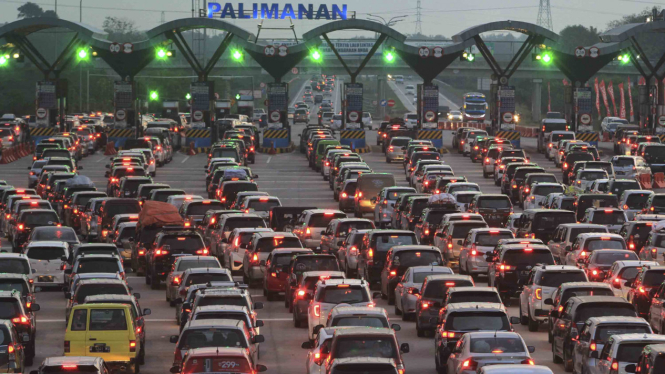 Kepadatan Tol Cipali Jelang Puncak Arus Balik