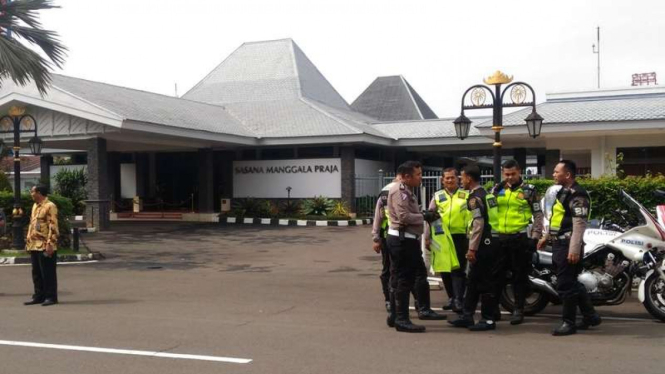 Pengamanan Bandara Halim jelang kedatangan Barack Obama