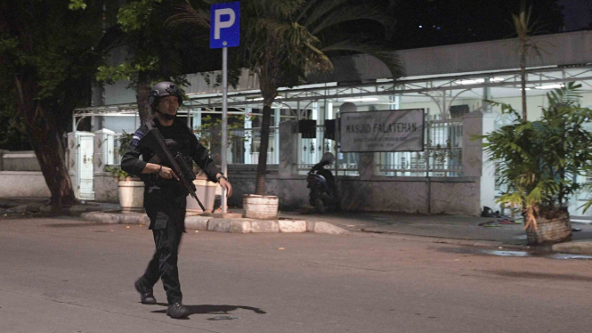 Penikaman anggota Brimob di Masjid Falatehan, Blok M, Jakarta Selatan.