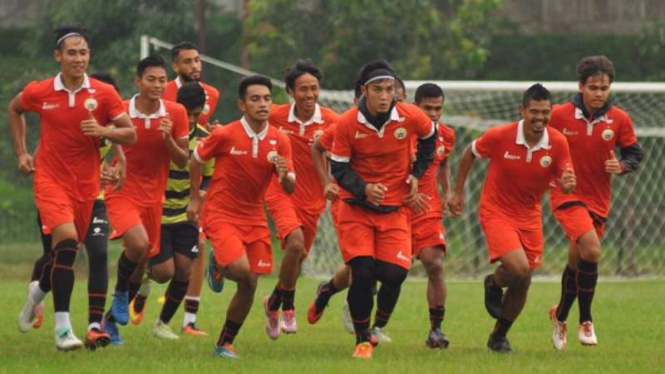 Para pemain Persija Jakarta dalam sesi latihan tim