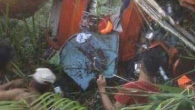 Penemuan helikopter Basarnas yang jatuh di Temanggung, Jawa Tengah, 2 Juli 2017.