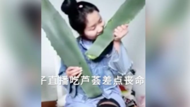 Vlogger Zhang Keracunan Lidah Buaya