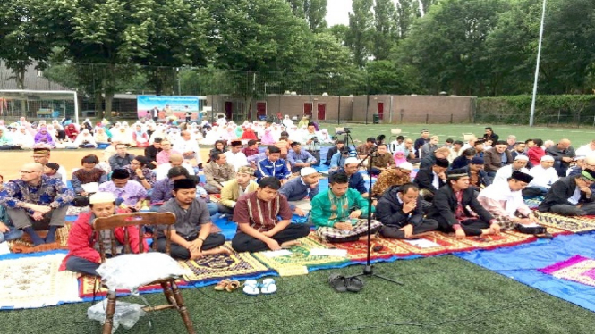 Salat Idul Fitri di Utrecht, Belanda.