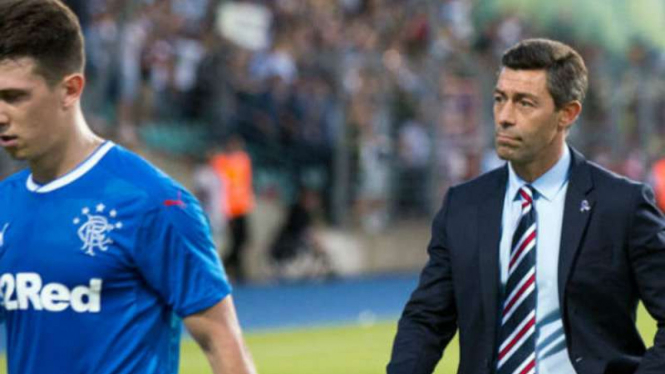 Ekspresi kekecewaan pemain dan pelatih Glasgow Rangers