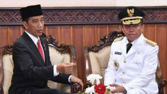 Presiden Jokowi dan Gubernur Aceh Irwandi Yusuf.