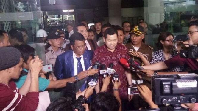 CEO MNC Group, Hary Tanoesoedibjo, usai diperiksa selama delapan jam di Gedung Bundar Kejaksaan Agung, Jakarta.