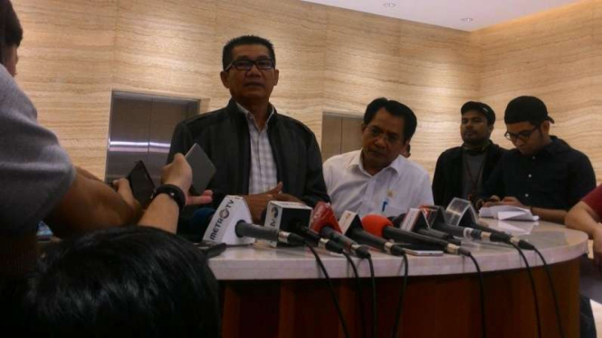 Ketua Pansus Hak Angket KPK Agun Gunandjar Sudarsa saat menggelar konferensi pers.