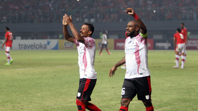 Persija Berjuang Keras Tahan Imbang Persipura 1-1