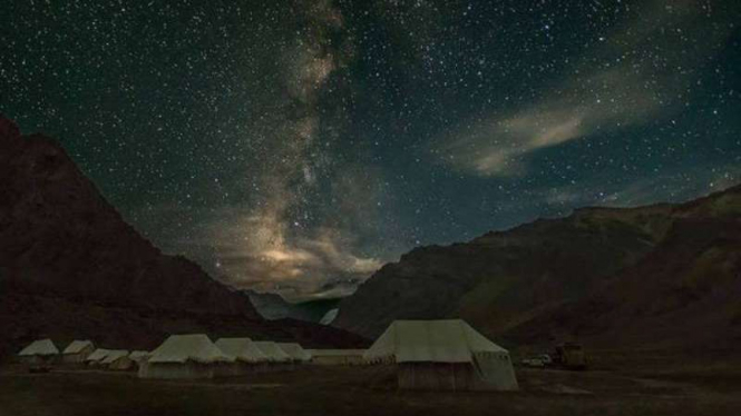 Melihat gugusan bima sakti di Nubra Valley, Lej Ladakh