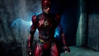 Meski Banyak Skandal, Ezra Miller Tetap Akan Lanjut di DC Comics