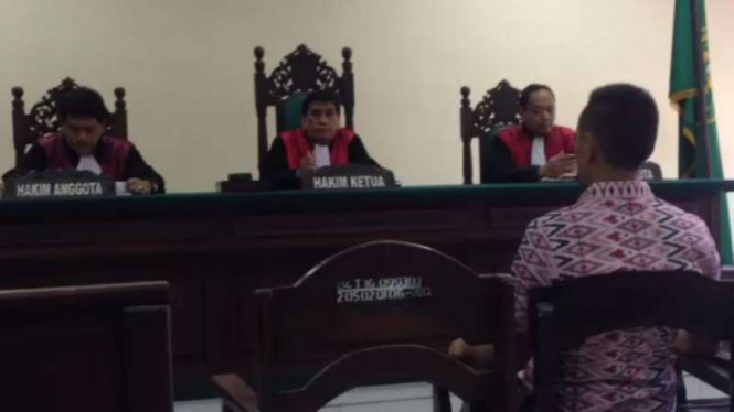 Otto Rajasa, terdakwa kasus penistaan agama, menjalani sidang dengan agenda pembacaan tuntutan di Pengadilan Negeri Balikpapan, Kalimantan Timur, pada Senin, 10 Juli 2017.