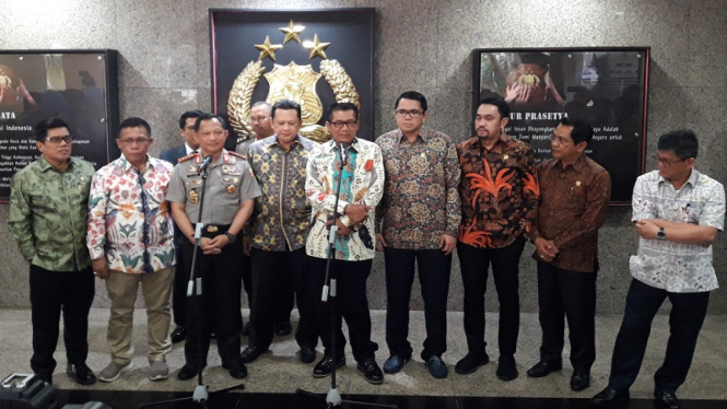Pansus Angket KPK menemui Kapolri Jenderal Tito Karnavian di Mabes Polri