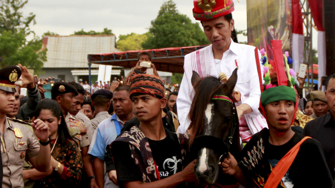 Jokowi Hadiri Festival Tenun Ikat di Nusa Tenggara Timur beberapa waktu lalu.