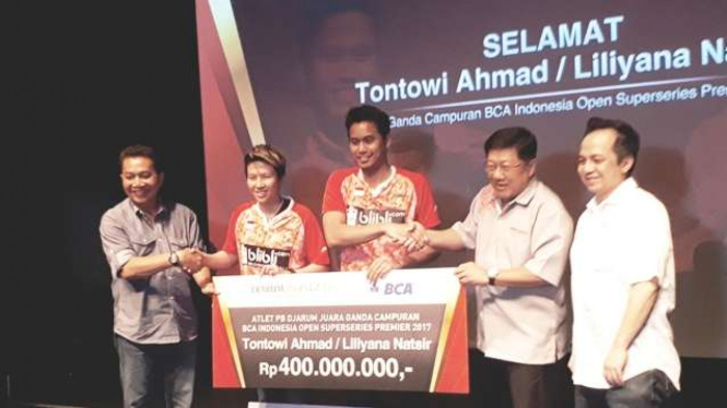 Tontowi Ahmad/Liliyana Natsir terima bonus pasca juarai BCA Indonesia Open 2017 