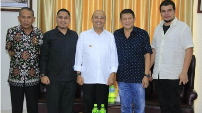 Panitia resepsi pernikahan anak Jokowi saat audiensi dengan Wali Kota Medan.