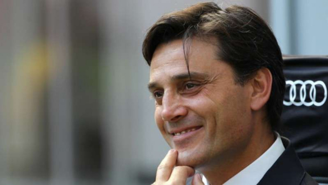 Pelatih AC Milan, Vincenzo Montella.