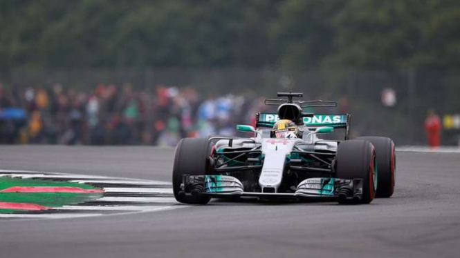 Pembalap Tim Mercedes, Lewis Hamilton