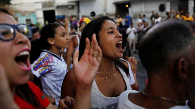 Rakyat Venezuela melakukan protes terhadap Presiden Maduro