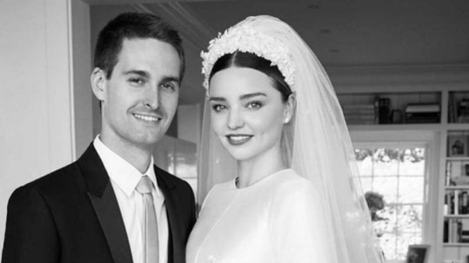 Kepala Eksekutif Snapchat, Evan Spiegel, dan Miranda Kerr.