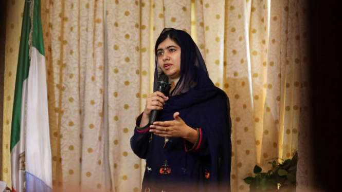 Peraih Nobel Perdamaian 2014, Malala Yousafzai, saat berbicara di Nigeria beberapa waktu lalu.