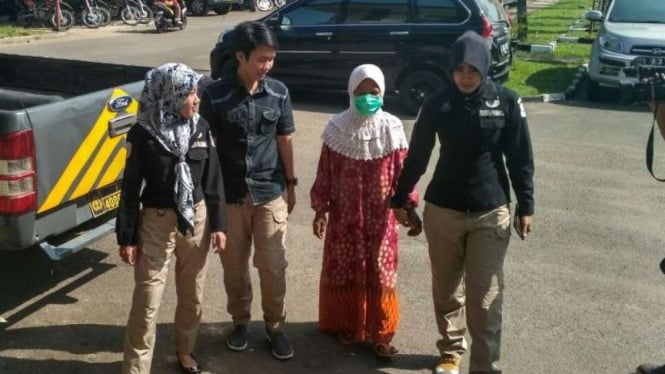 Nenek pelaku pemerkosaan pada ABG di Palembang.