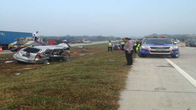 Kondisi mobil Avanza di Tol Cipali.