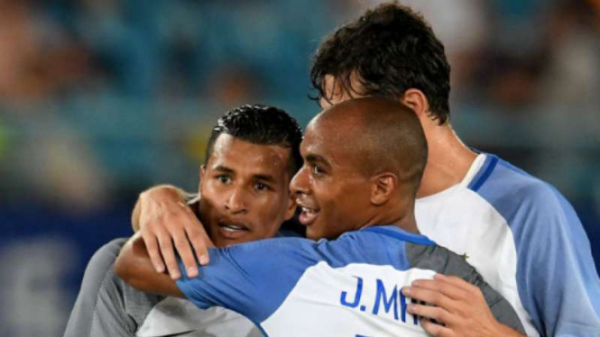 Para pemain Inter Milan rayakan gol Jeison Murillo