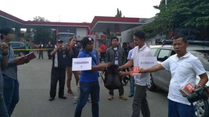 Rekonstruksi kasus perampokan dan penembakan di SPBU Daan Mogot, Jakarta