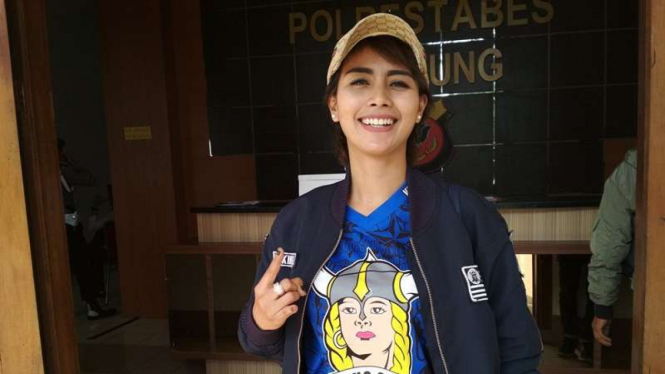 Suporter Persib Bandung (Viking Girls), Nonk Lopez