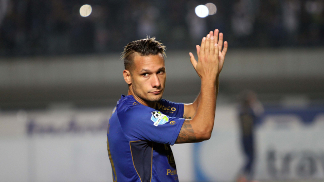 Pemain Persib Bandung, Raphael Maitimo.