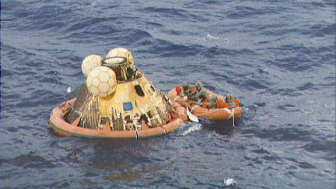 Astronaut Apollo 11 mendarat di Samudera Pasifik