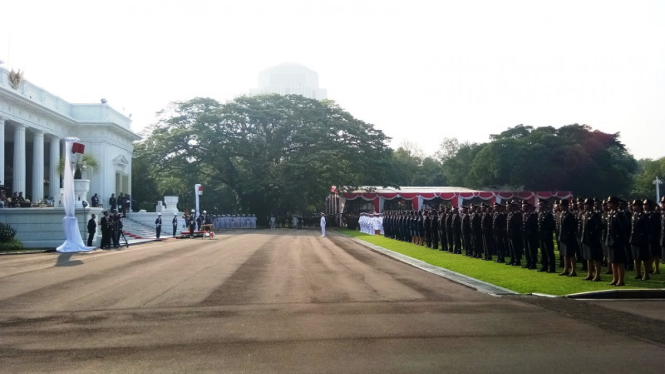 Presiden Joko Widodo melantik perwira muda TNI di Istana Negara