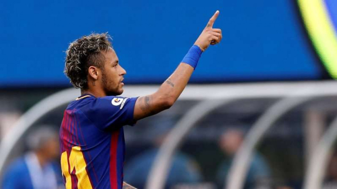 Bintang Barcelona, Neymar Jr., hijrah ke Paris Saint Germain. 