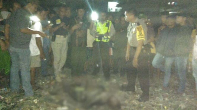 Suasana saat mayat Abdul Hamid ditemukan di Cengkareng.