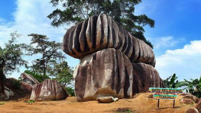 Batu Belimbing, salah satu potensi pariwisata Bangka Selatan