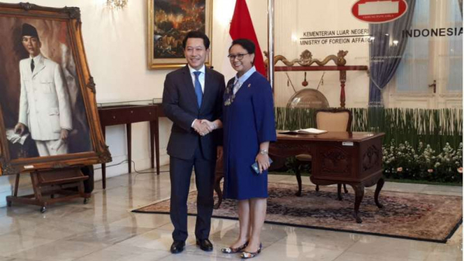 Menlu RI Retno Marsudi dan Menteri Luar Negeri Laos, Saleumxay Kommasith 