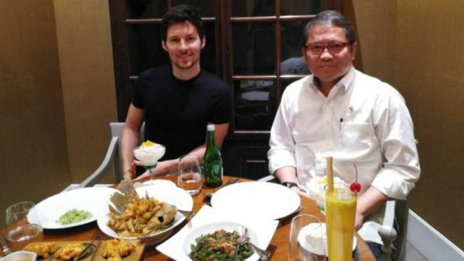 CEO Telegram Pavel Durov bersama Menkominfo Rudiantara.