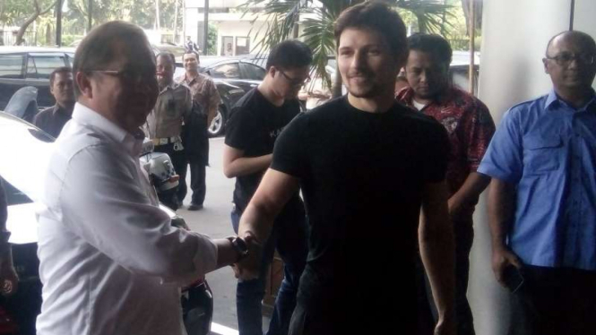 Kedatangan CEO Telegram Pavel Durov disambut Menkominfo Rudiantara.