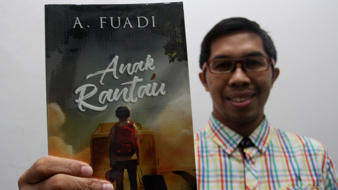 Ahmad Fuadi Bicara Novel Anak Rantau